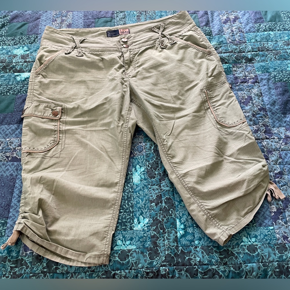 Beau Khaki Capris Women's Size 12